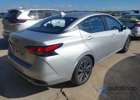 2024 Nissan Versa 1.6 Sv z USA, uszkodzony, nr VIN 3N1CN8EV4RL911209